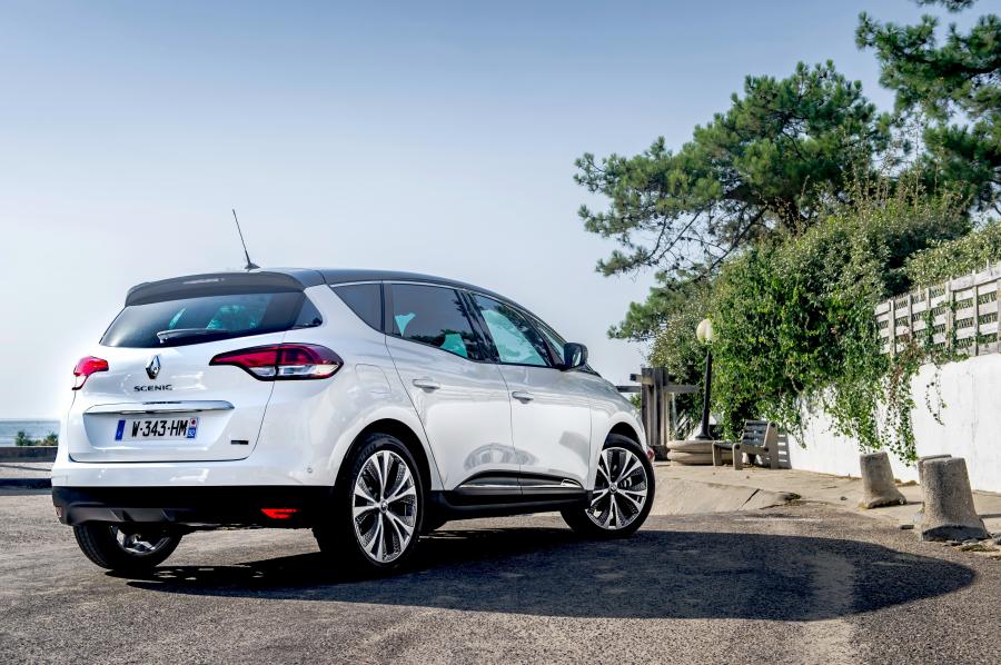  Renault Scenic Hybrid Assist 2016 года  (фото 10 из 10)